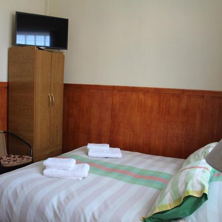 פואנטה ארנס Hostal Y Cabanas Ainil מראה חיצוני תמונה