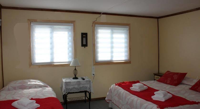 פואנטה ארנס Hostal Y Cabanas Ainil מראה חיצוני תמונה
