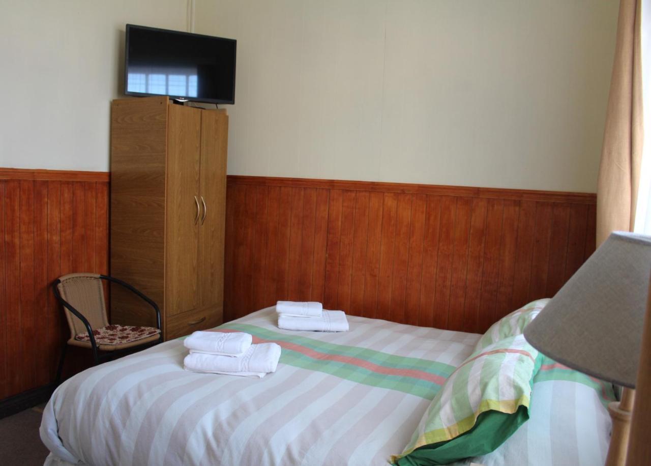 פואנטה ארנס Hostal Y Cabanas Ainil מראה חיצוני תמונה