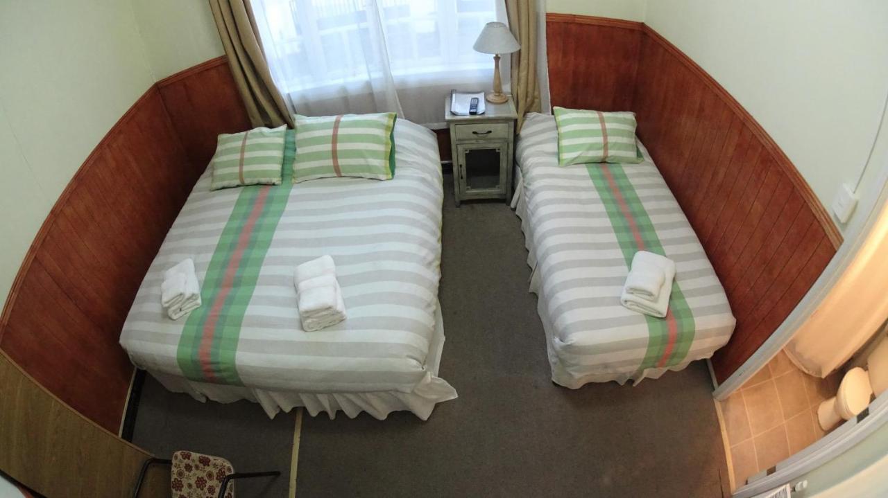פואנטה ארנס Hostal Y Cabanas Ainil מראה חיצוני תמונה